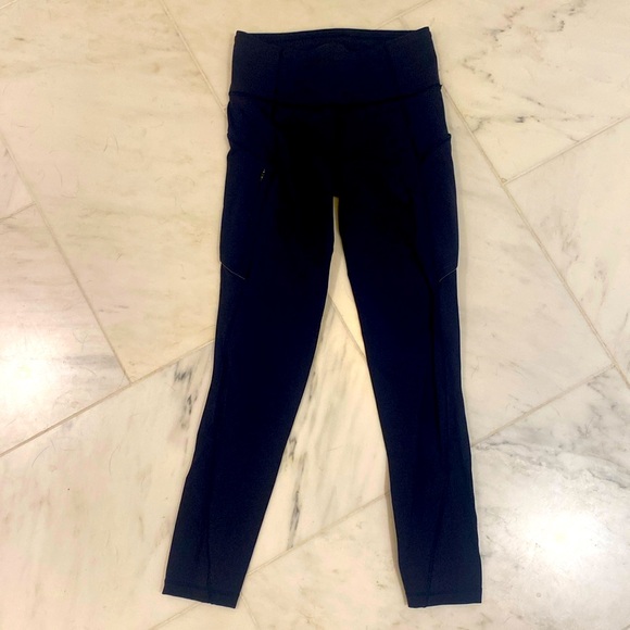 Lululemon size 4 run on tights. Like new - Picture 4 of 6